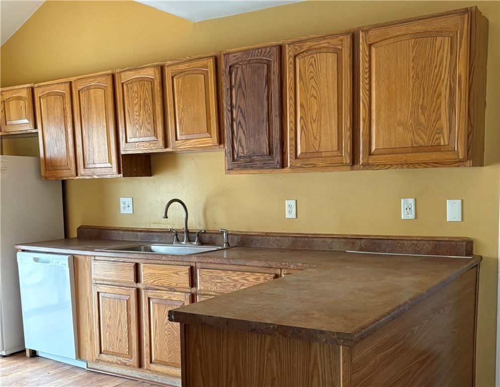 229 N Pine Street — photo 9