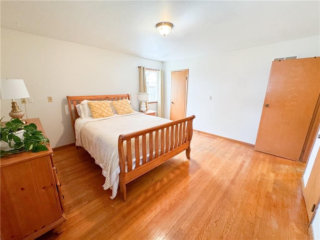 8011 Manning Avenue — photo 13