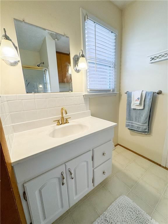 8011 Manning Avenue — photo 16