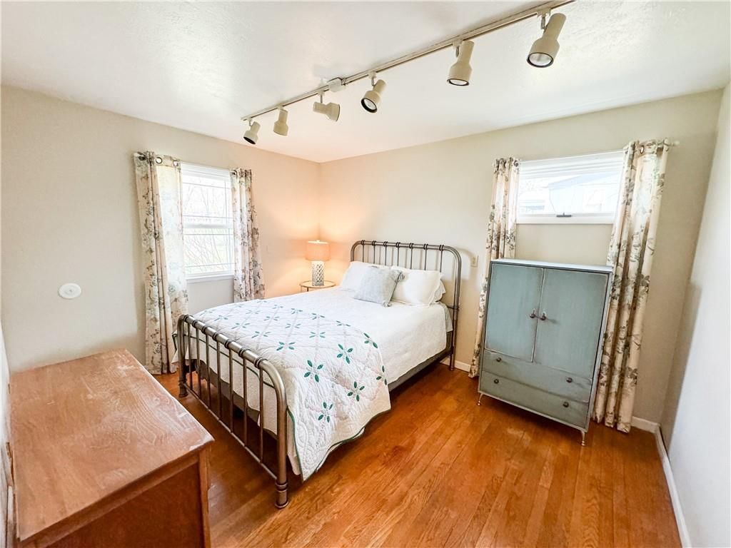 8011 Manning Avenue — photo 18