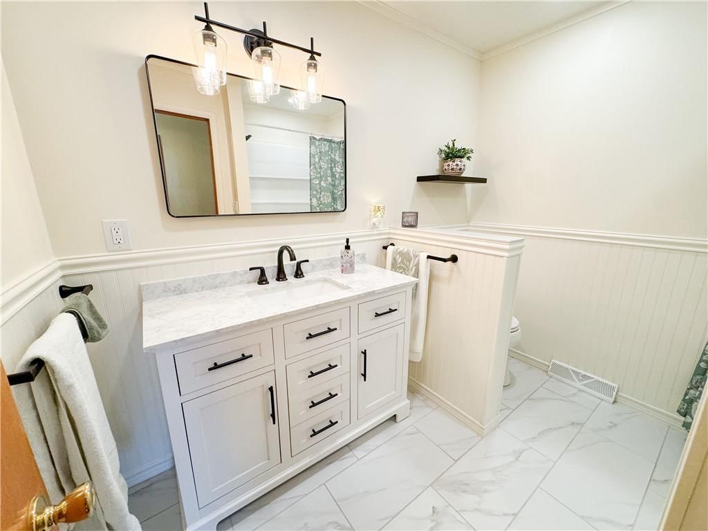 8011 Manning Avenue — photo 19