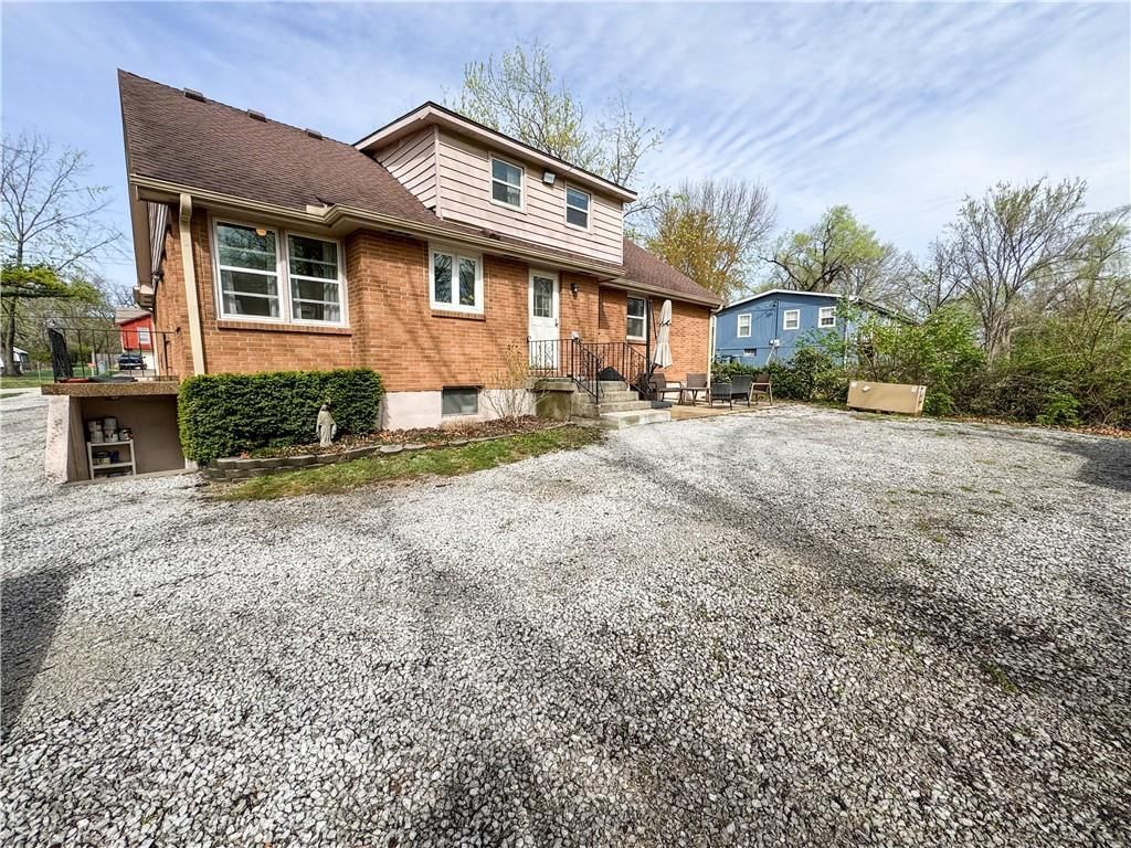 8011 Manning Avenue — photo 30