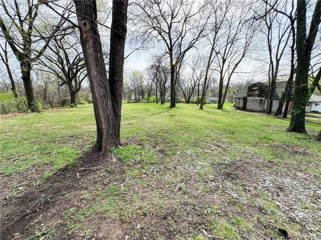 8011 Manning Avenue — photo 31