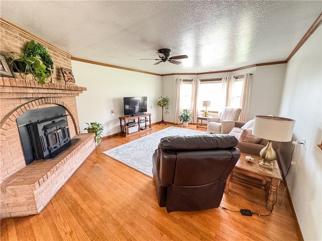 8011 Manning Avenue — photo 5