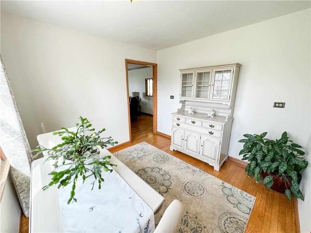 8011 Manning Avenue — photo 7