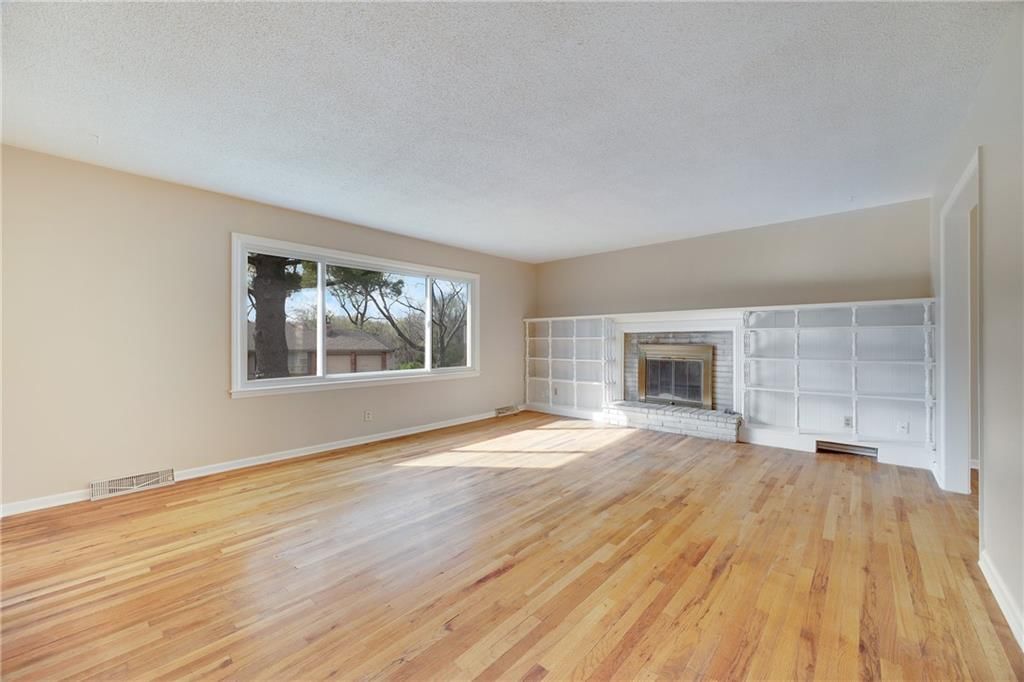 7201 WILLOW Avenue — photo 9