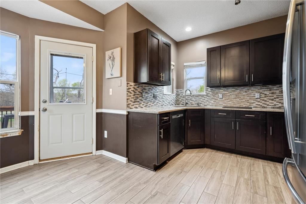 820 River Drive — photo 11