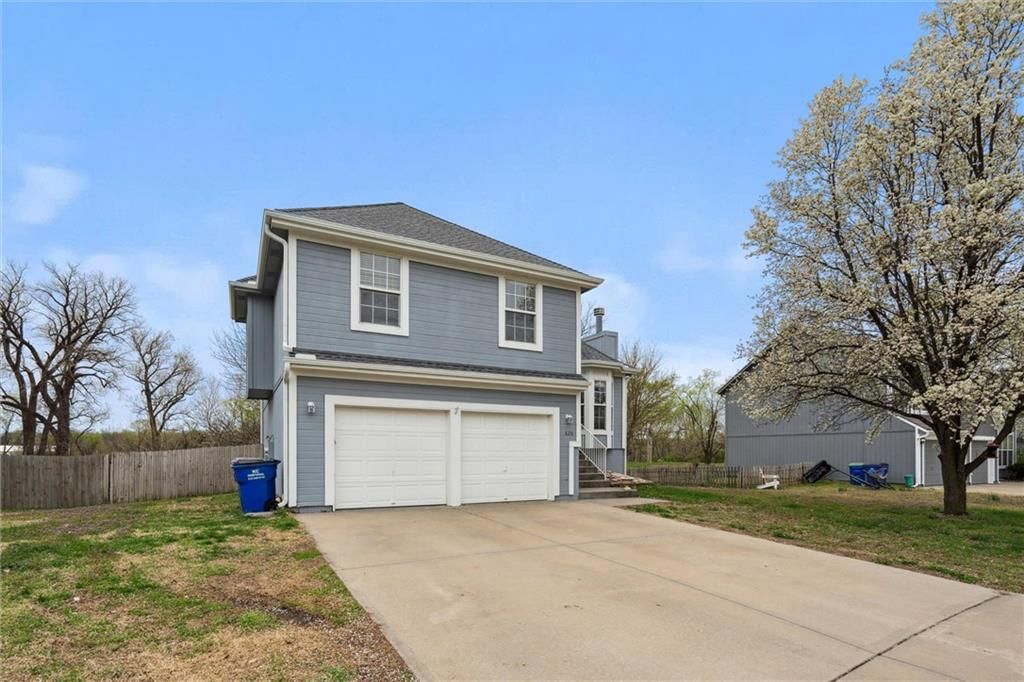 820 River Drive — photo 3