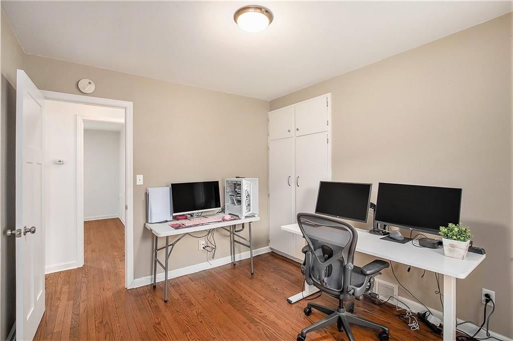 7620 Windsor Street — photo 17