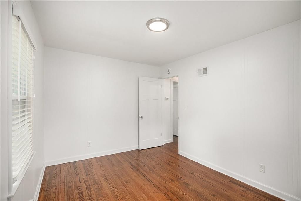 7620 Windsor Street — photo 20