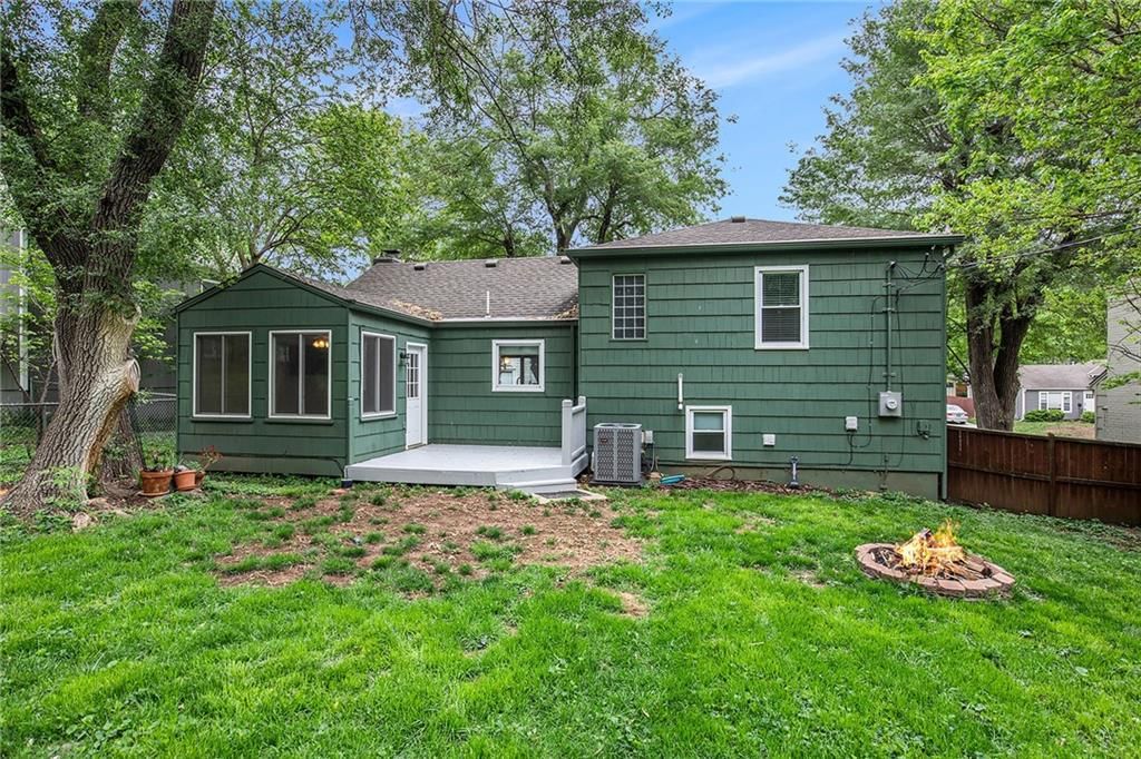 7620 Windsor Street — photo 23