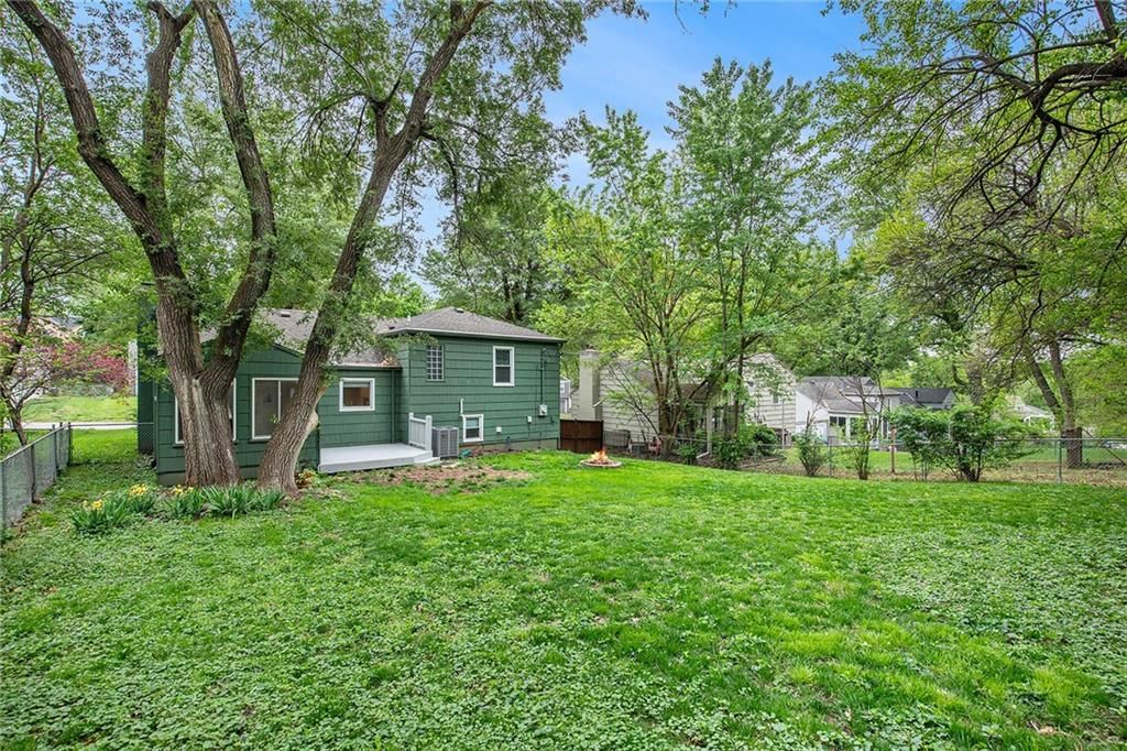7620 Windsor Street — photo 25