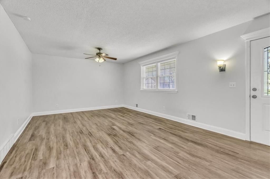185 JACKSON Street — photo 10