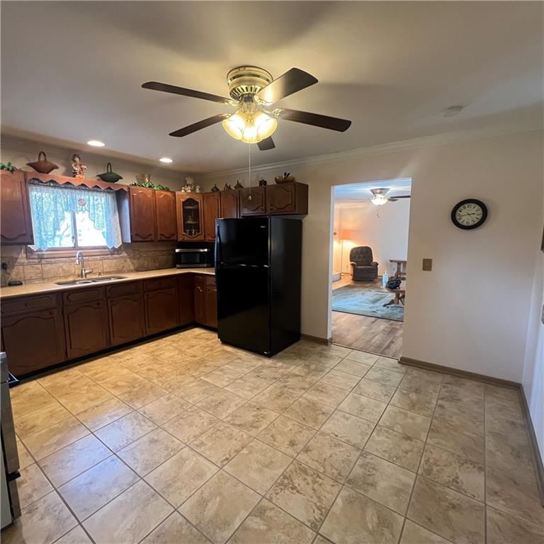 204 Percy Lane — photo 12