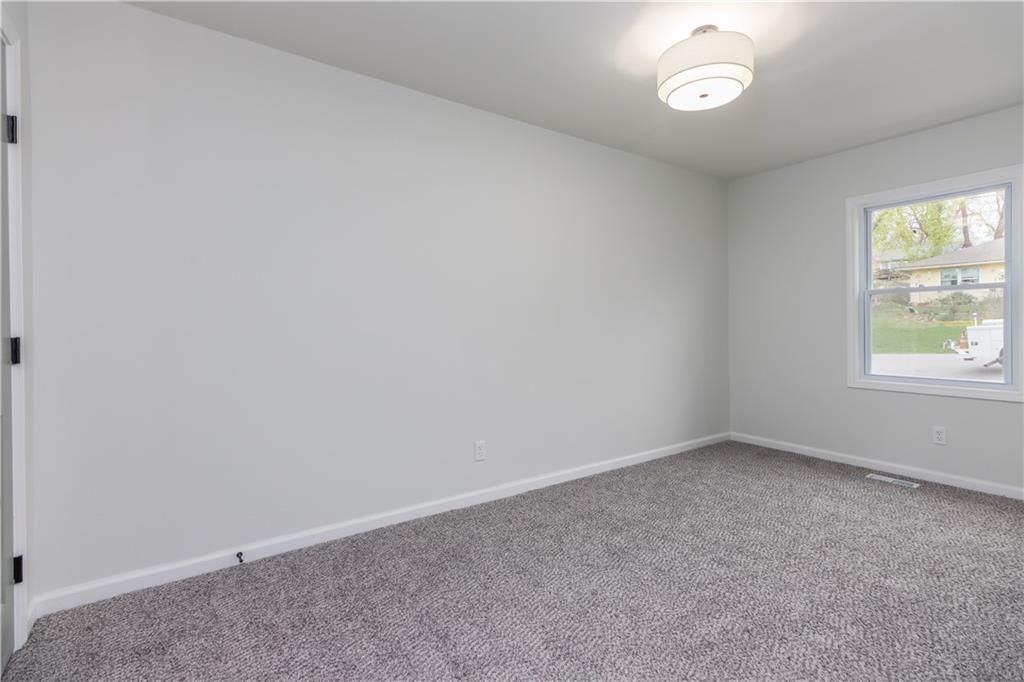 2825 S 36th Street — photo 14