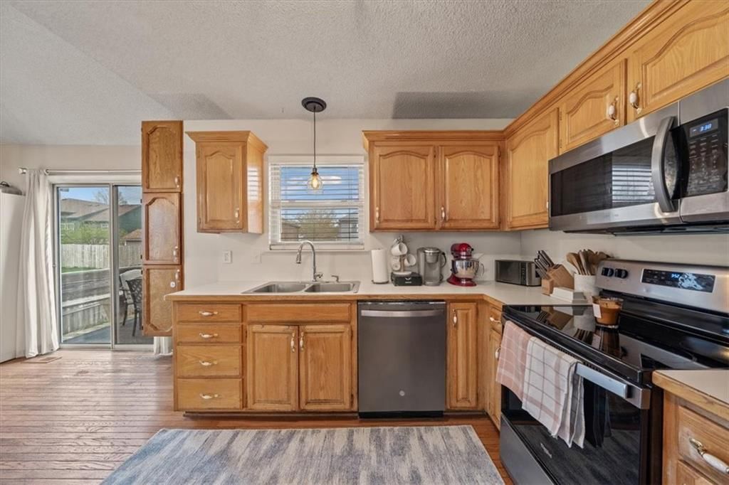 833 SW Lee Ann Drive — photo 12