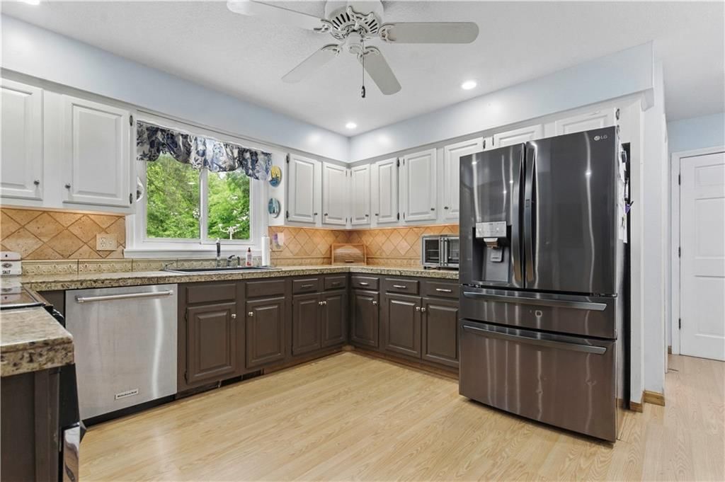 16524 Horton Street — photo 23