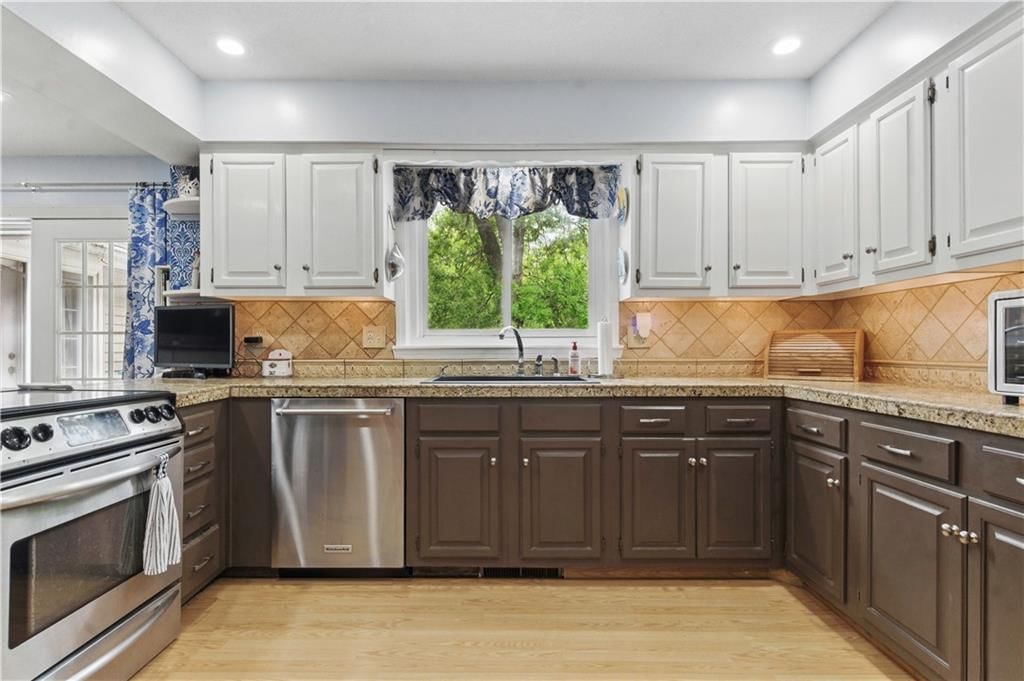 16524 Horton Street — photo 25
