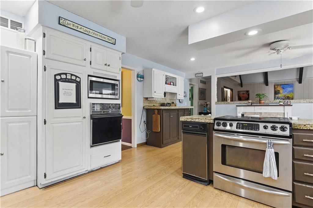 16524 Horton Street — photo 26