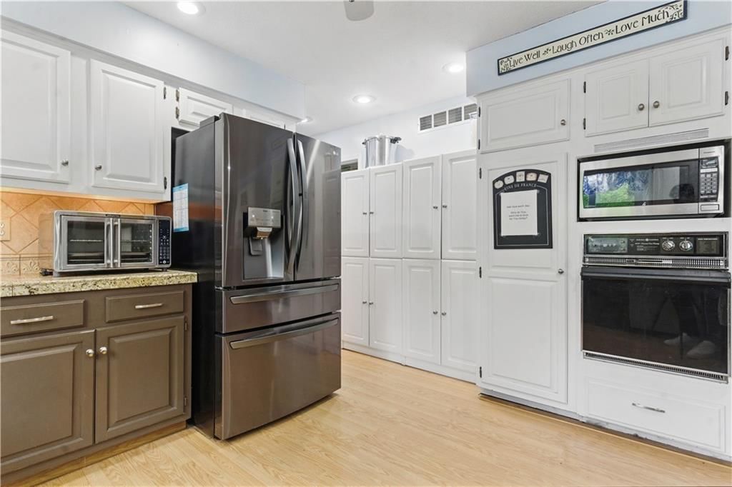 16524 Horton Street — photo 27