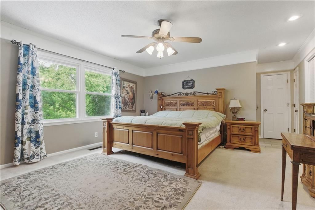 16524 Horton Street — photo 36