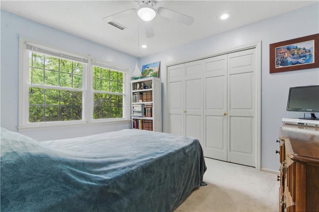 16524 Horton Street — photo 42
