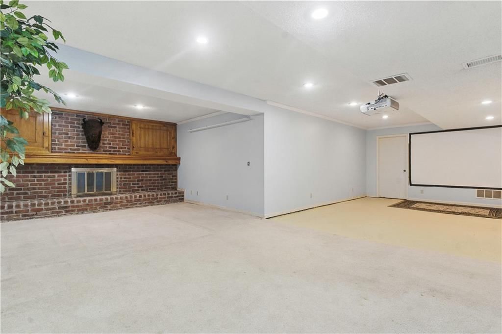 16524 Horton Street — photo 50
