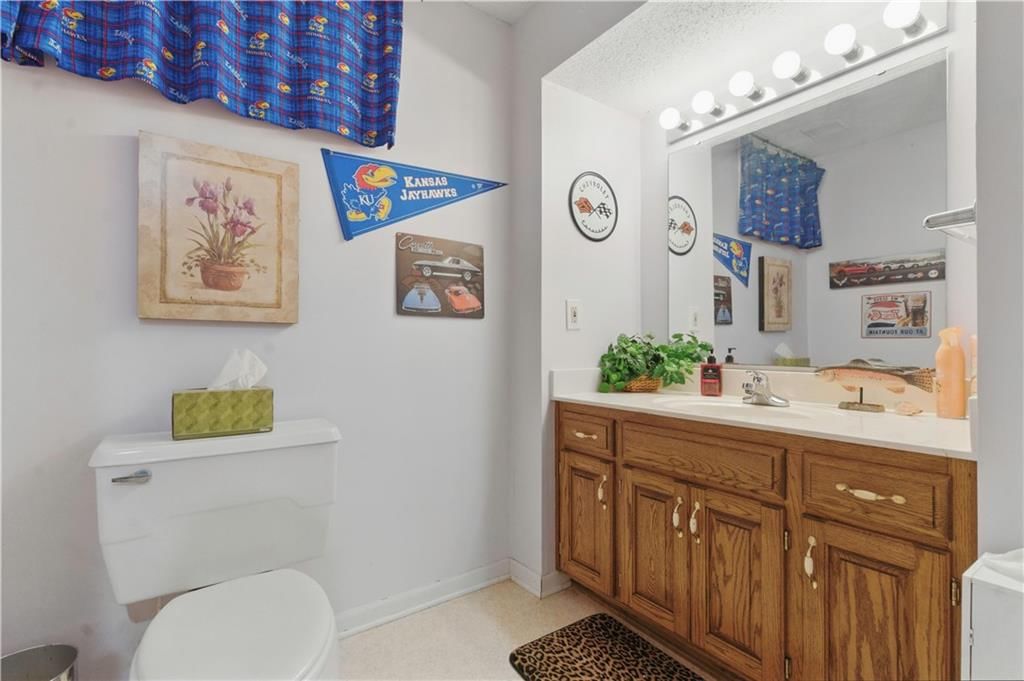 16524 Horton Street — photo 56