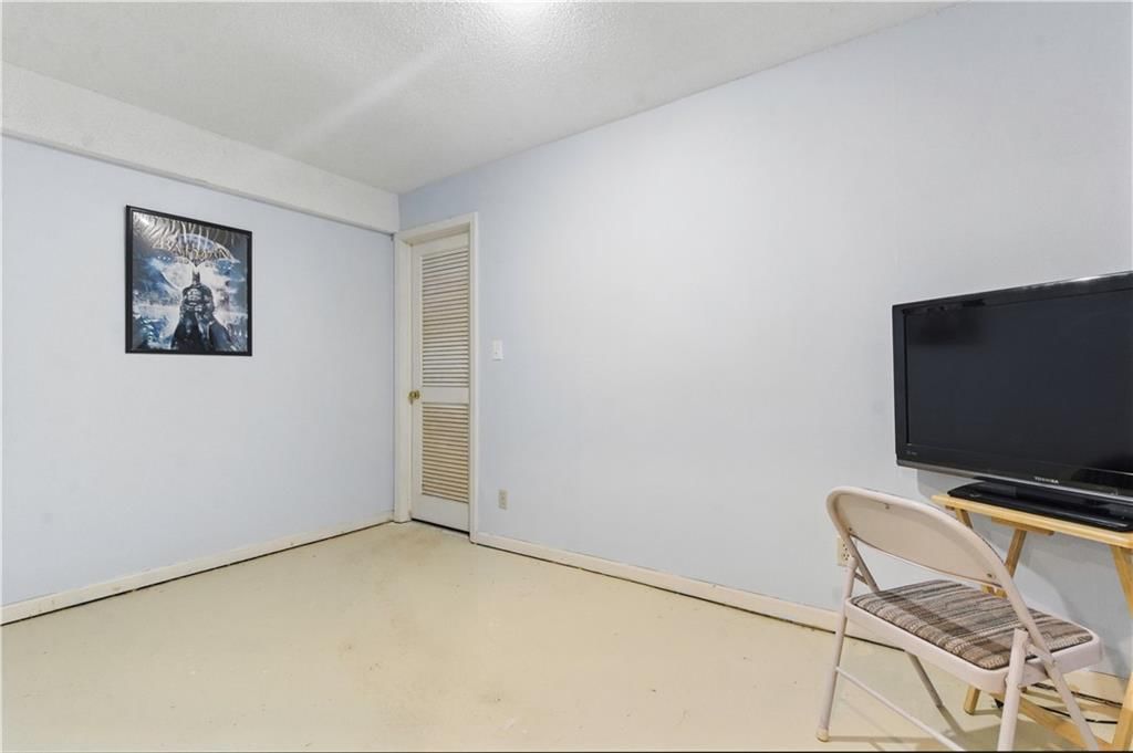 16524 Horton Street — photo 57
