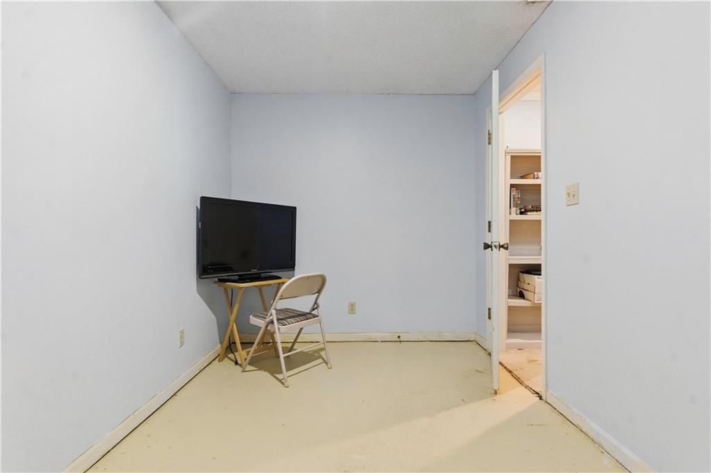16524 Horton Street — photo 58