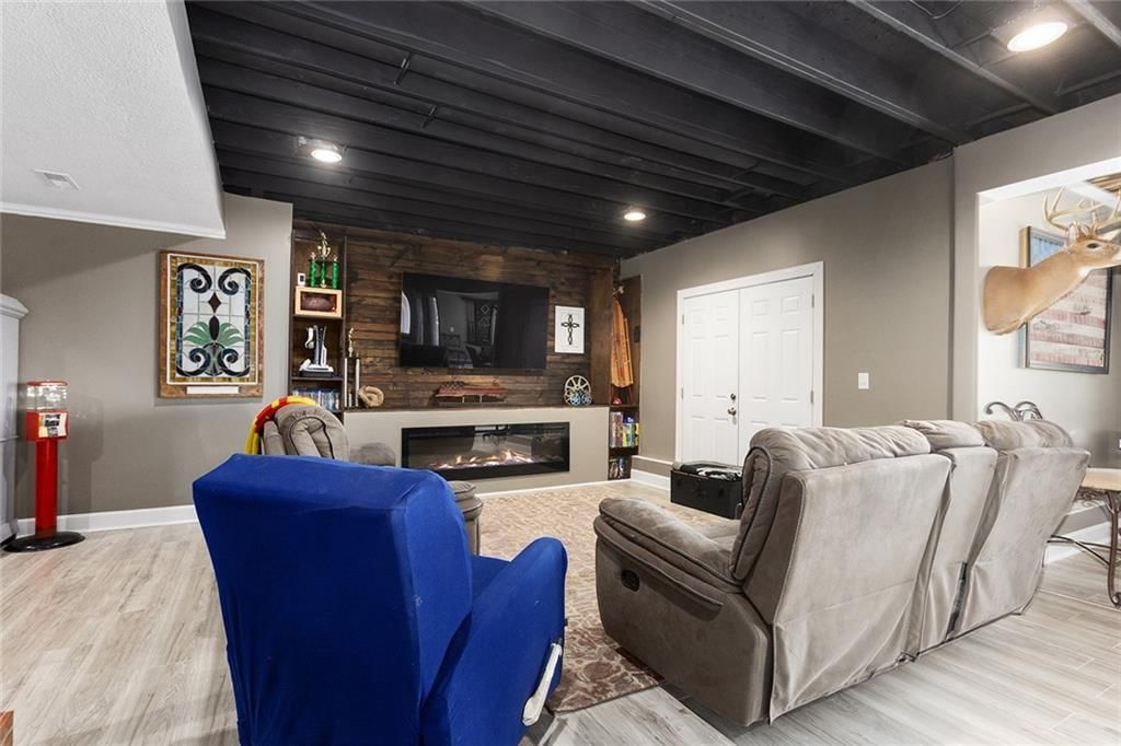 1217 N Holland Drive — photo 31
