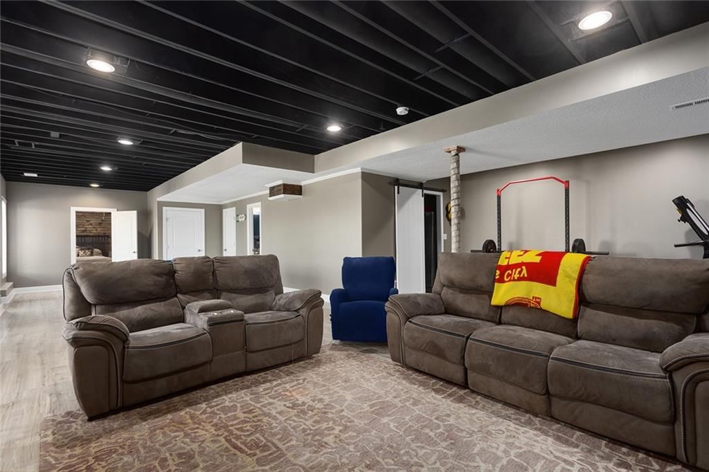 1217 N Holland Drive — photo 33