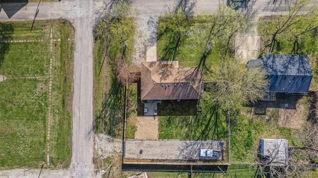 402 S Ohio Street — photo 17