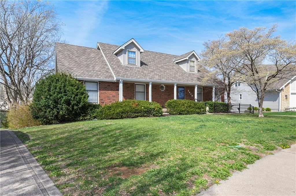 3618 NW Blue Jacket Drive, Lee's Summit, MO