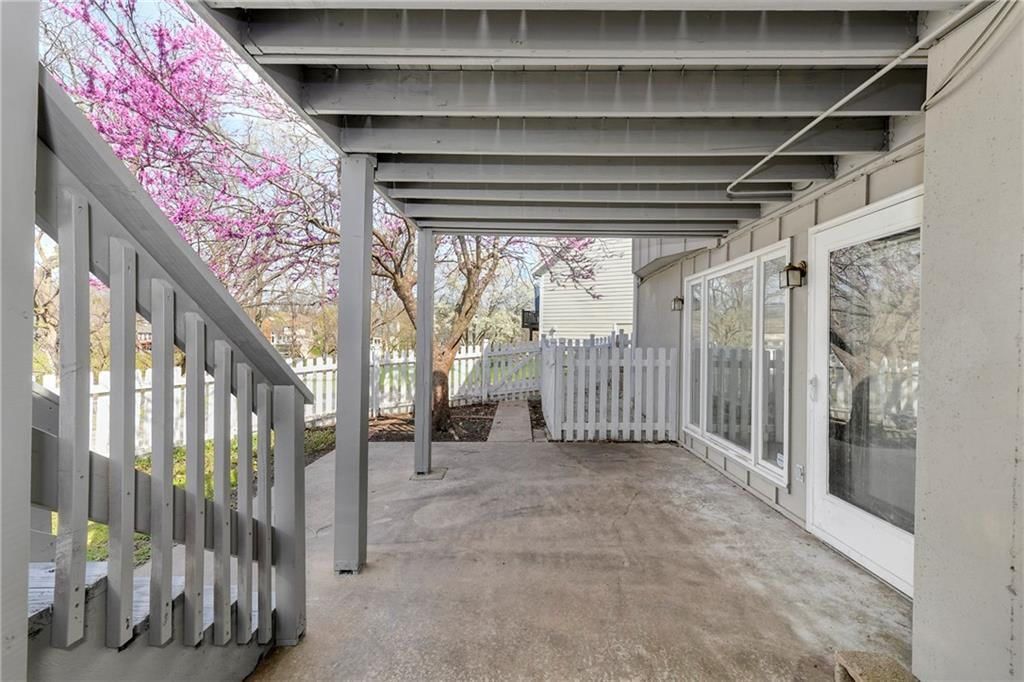 3618 NW Blue Jacket Drive — photo 34