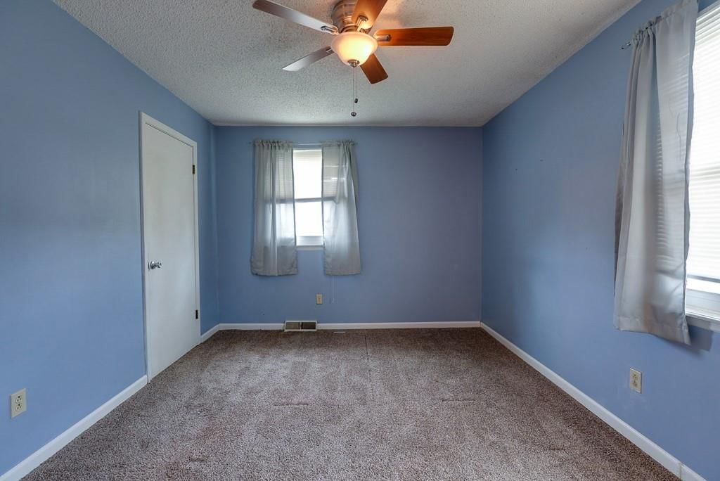 16916 E 4th, South Street — photo 12