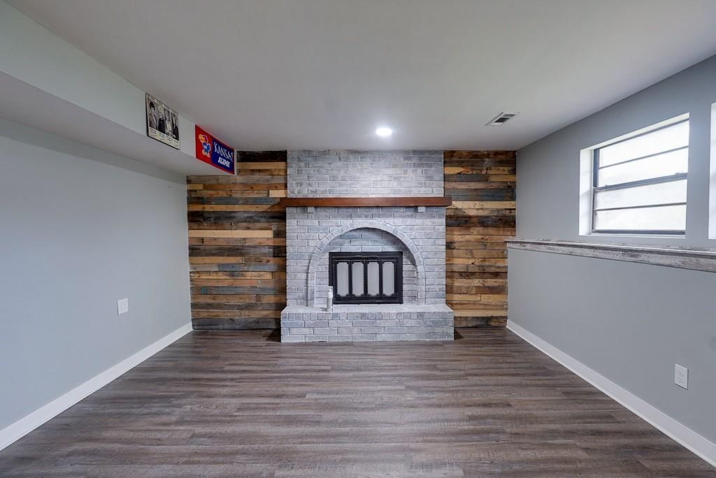 16916 E 4th, South Street — photo 18