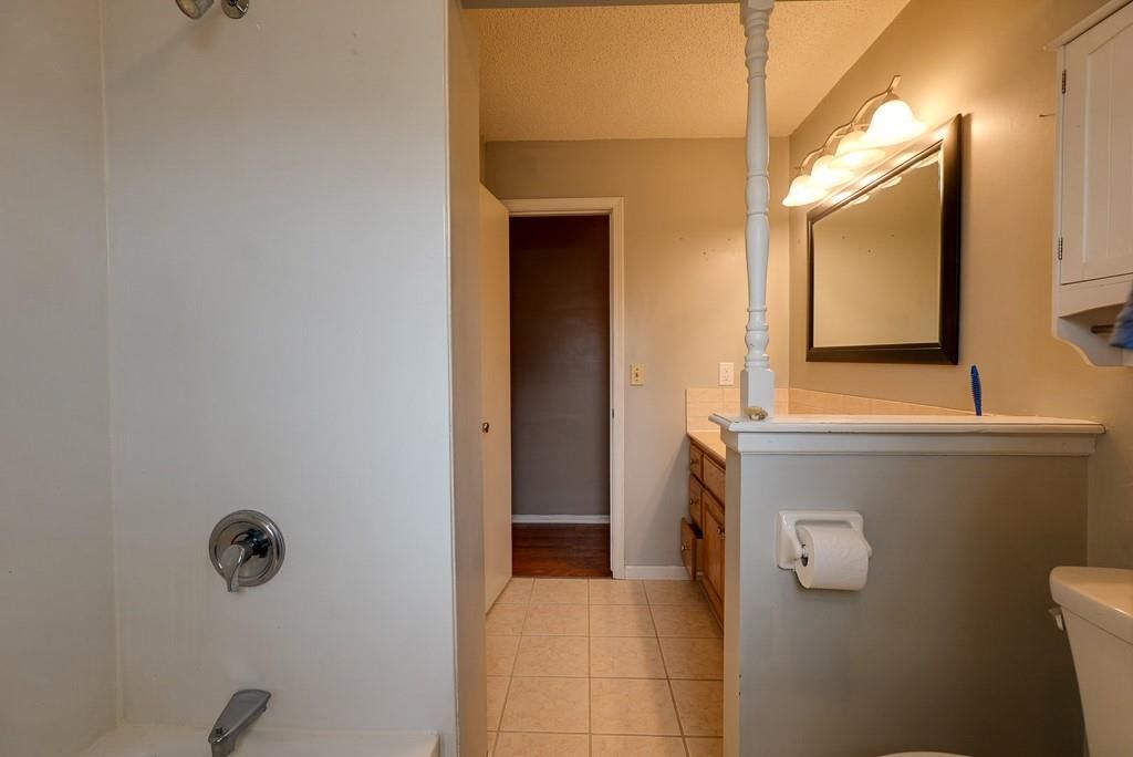 16916 E 4th, South Street — photo 10