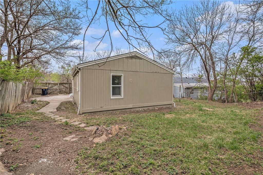 7406 E 51ST Street — photo 27