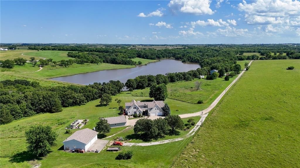 13668 Shawnee Heights Road — photo 73