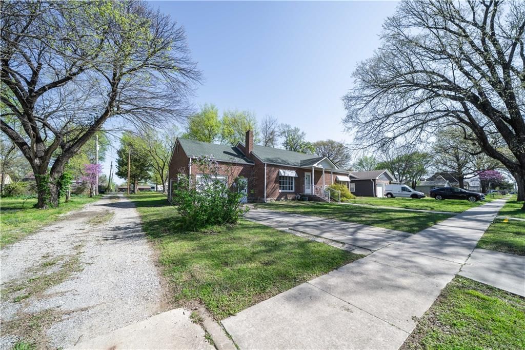 1319 Madison Street — photo 25
