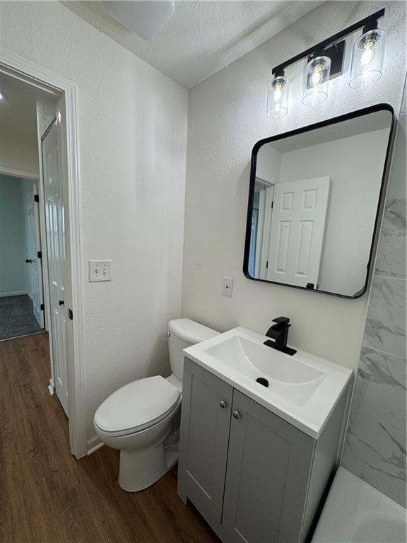 4730 Woodend Avenue — photo 18