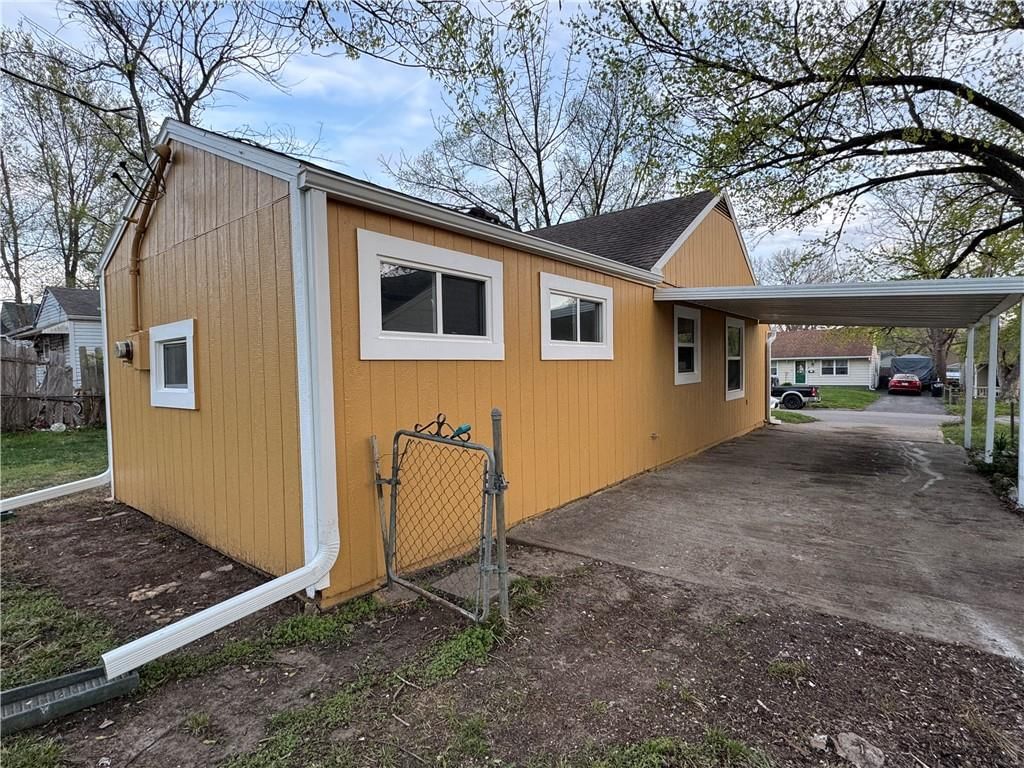 4730 Woodend Avenue — photo 4