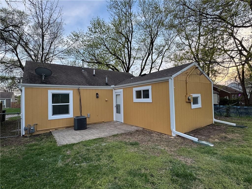4730 Woodend Avenue — photo 6