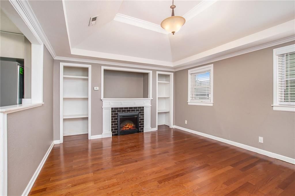 116 E 78th Terrace — photo 8