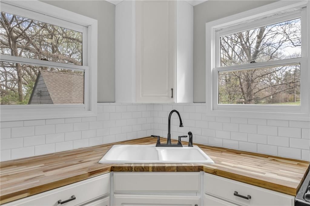 715 E Gudgell Avenue — photo 11