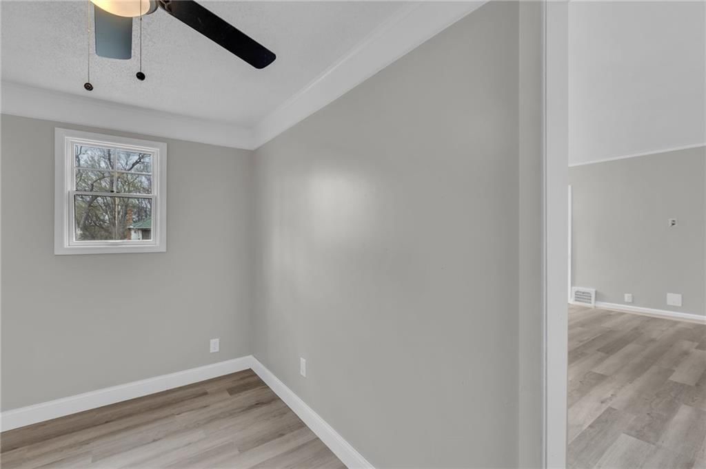 715 E Gudgell Avenue — photo 13