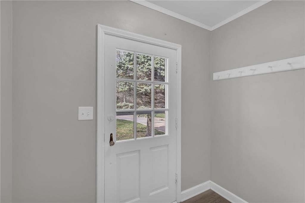715 E Gudgell Avenue — photo 3