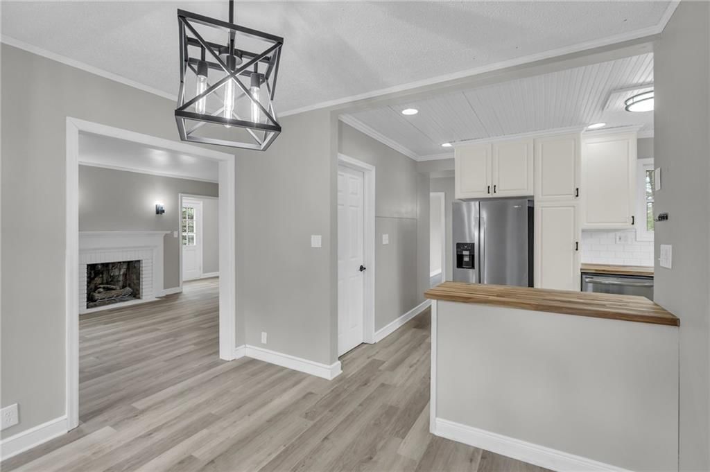715 E Gudgell Avenue — photo 8