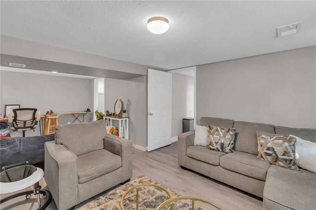 7610 E 102nd Street — photo 18